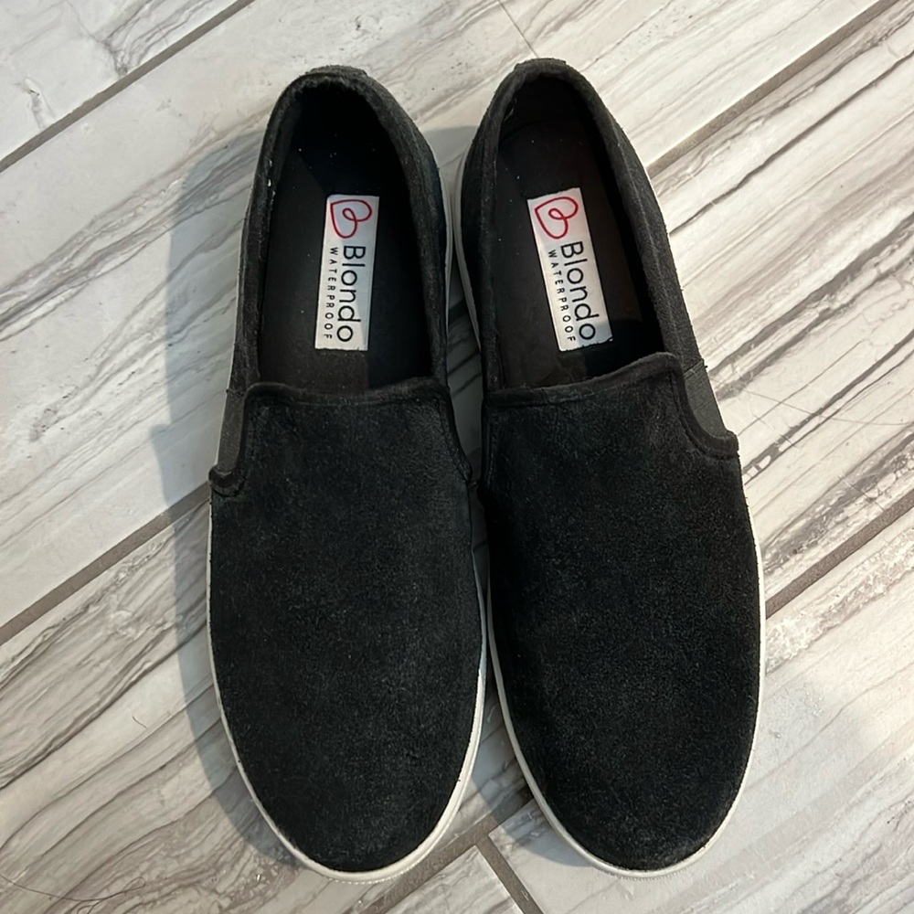 NWOB! Blonde Waterproof Impermeable Slip on Sneakers